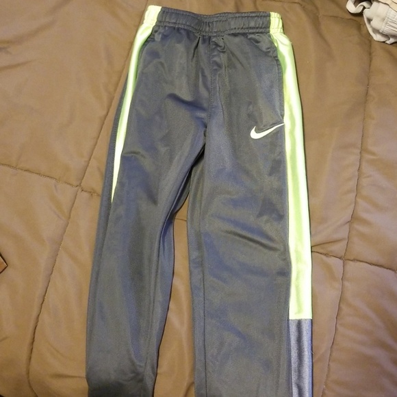 Lot of 4 pairs of pants - Picture 2 of 5